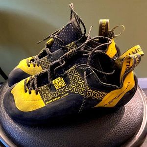 La Sportiva Mens Katana Laces. Size 41.5. Black/yellow